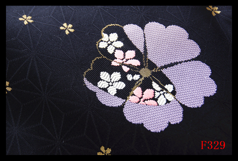 F厳選逸品 手織り 麻の葉に桜散らし文様 黒地 高級美術正絹純金糸