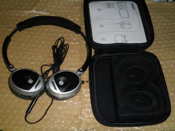 Bose TriPort OE ON EAR HEADPHONES USED