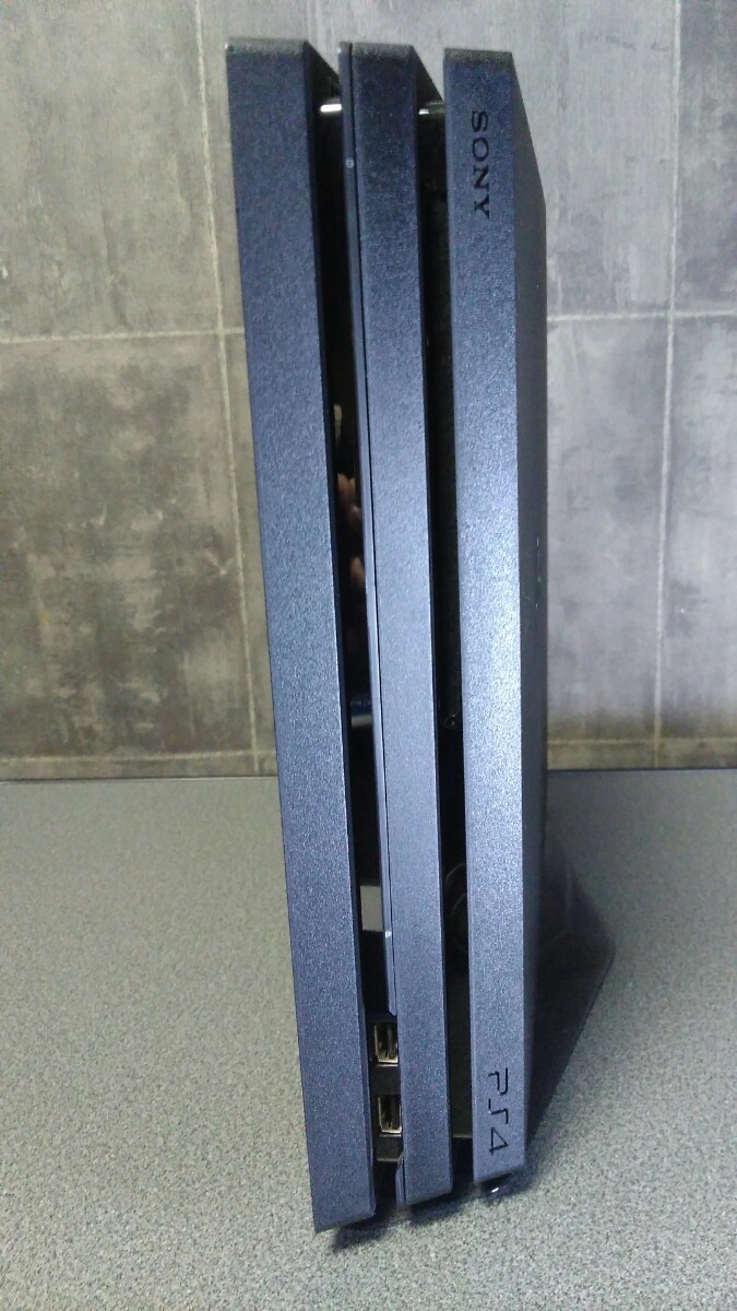 プレイステーション4  PS4 Pro本体 1TB CHU-7000B 欠品なし ＋ 純正縦置きスタンド NO1