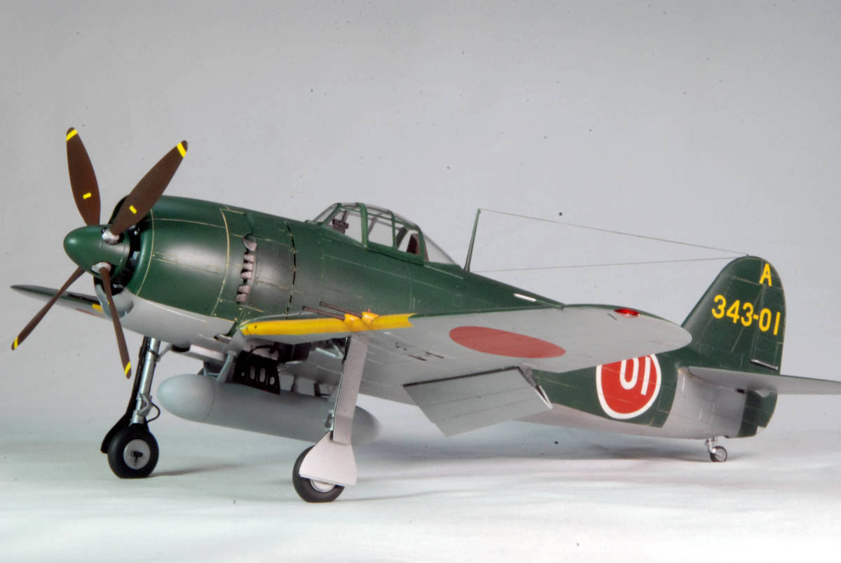 atsudra工房完成品】1/32 紫電改 戦闘第301飛行隊「新撰組」菅野 atsudra工房完成品】1/32 紫電改 戦闘第301飛行隊「新撰組」菅野