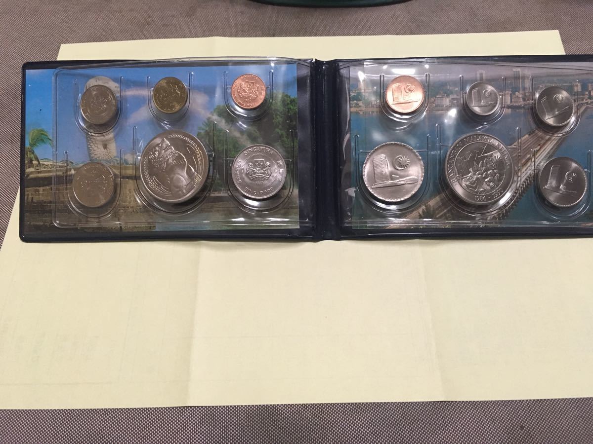シンガポール マレーシア お土産用コイン 貨幣セット|PayPayフリマ シンガポール マレーシア 硬貨 切手 本物見本帳 年代不詳 旅行土産