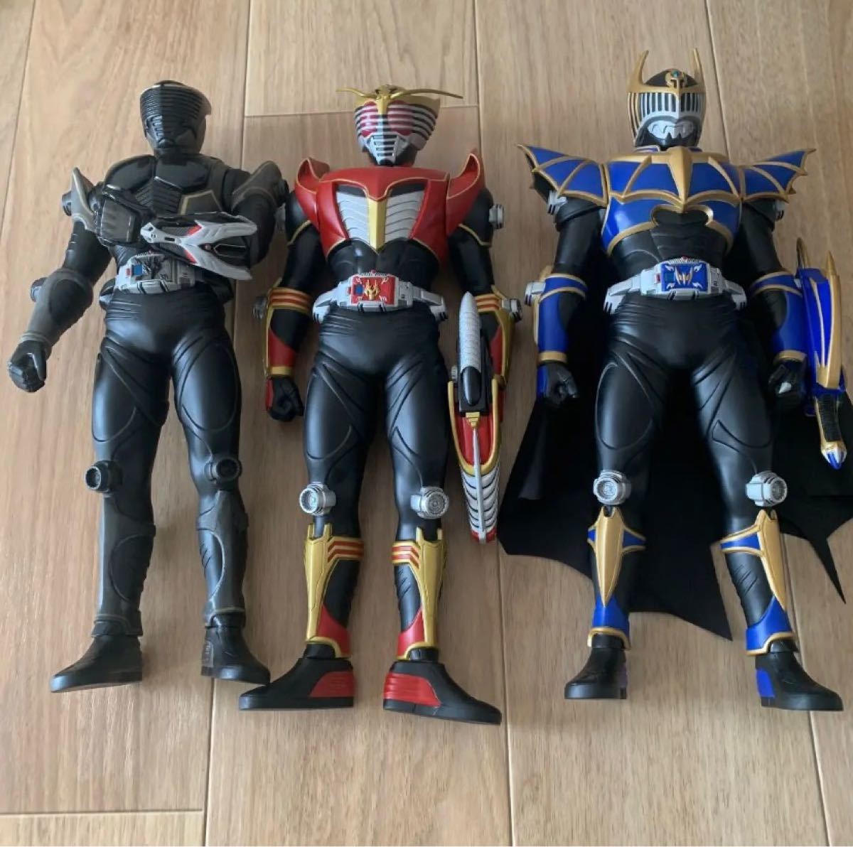 Paypayフリマ 仮面ライダー龍騎サバイブ ナイトサバイブ リュウガ3点セット Paypayフリマ 仮面ライダー龍騎サバイブ ナイトサバイブ リュウガ3点セット