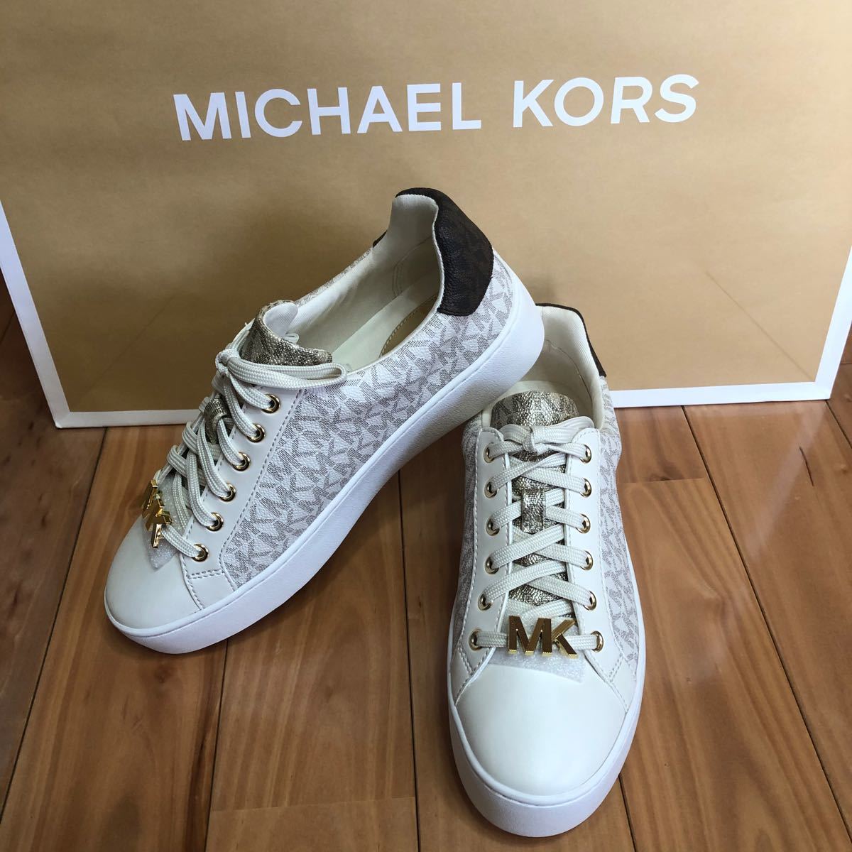 マイケルコース【MICHAEL KORS】スニーカー 7 5M (24 5cm マイケルコース【MICHAEL KORS】スニーカー 7 5M (24 5cm