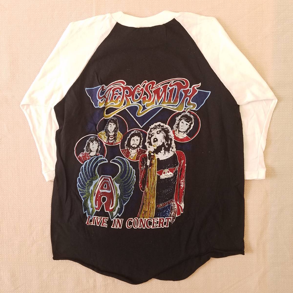 魅惑のバンドT特集! 80sデッド『AEROSMITH(エアロスミス) / ROCK IN A HARD PLACE』ツアーラグランTシャツ パキスタン製 黒×白 M／パキ綿_画像2