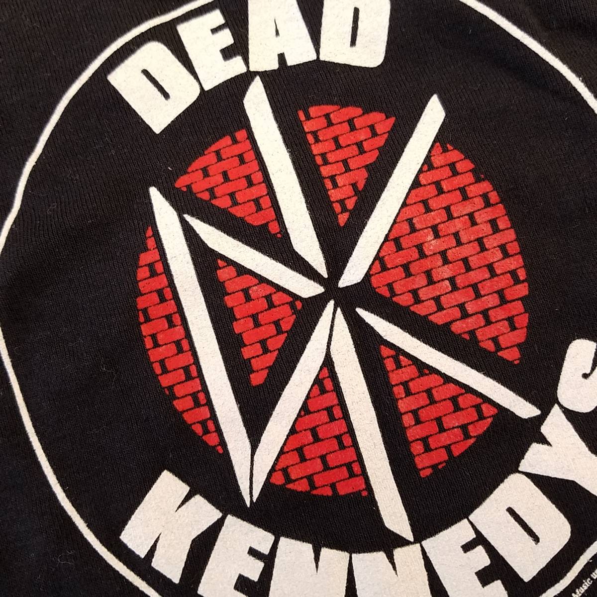 魅惑のバンドT特集! 00sデッド『DEAD KENNEDYS デッドケネディーズ』半袖Tシャツ ALSTYLEボディ 2002年コピーライト 米国製 黒 M／ロックT_画像5