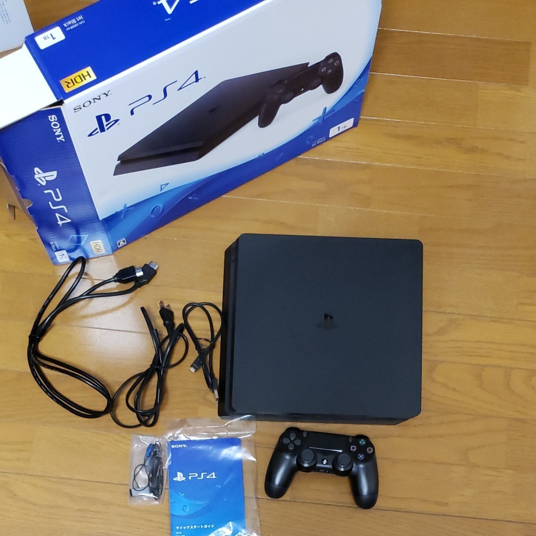 動作確認済 PS4 1TB CUH-2200B B01 jet black