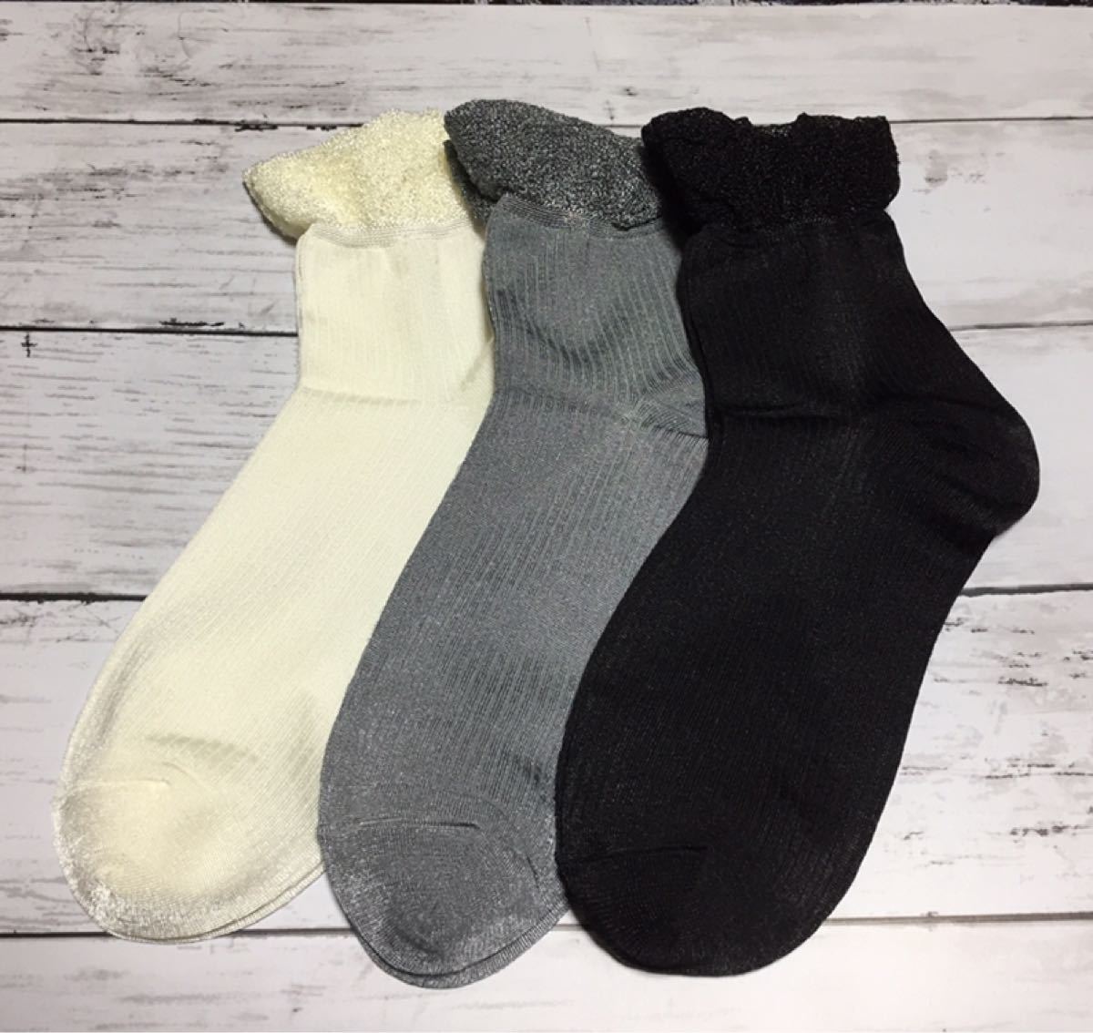 Paypayフリマ トップフリル付 光沢 アンクル丈 レディースソックス おしゃれ靴下 3足セット Paypayフリマ トップフリル付 光沢 アンクル丈 レディースソックス おしゃれ靴下 3足セット