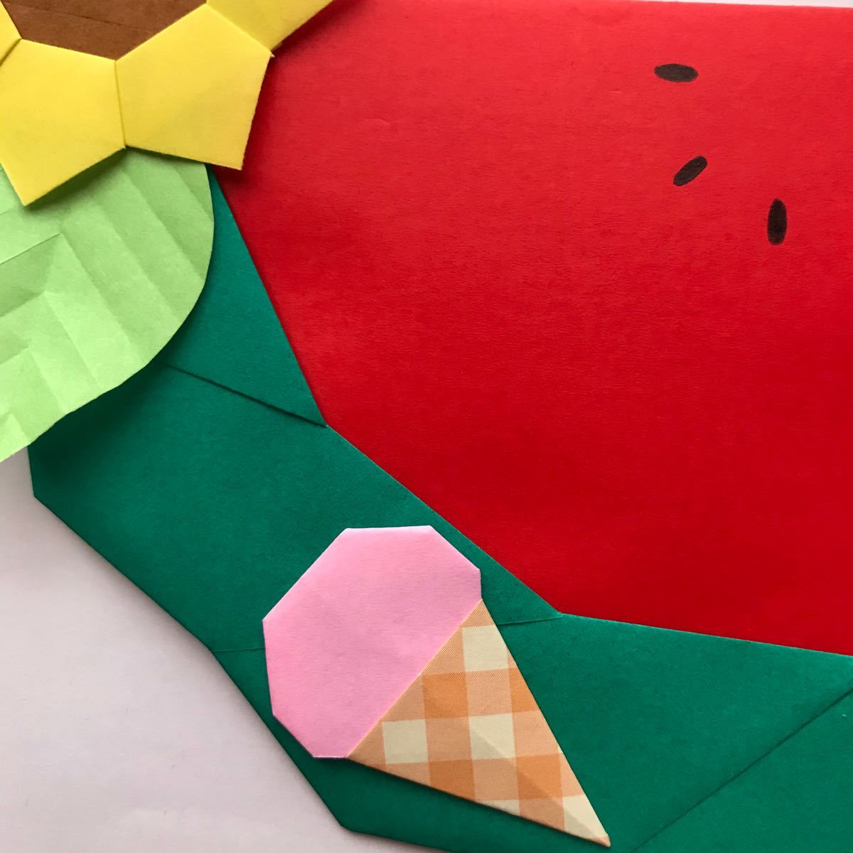 Paypayフリマ 壁面飾り 折り紙リース ハンドメイド 保育園 夏 スイカリース Paypayフリマ 壁面飾り 折り紙リース ハンドメイド 保育園 夏 スイカリース