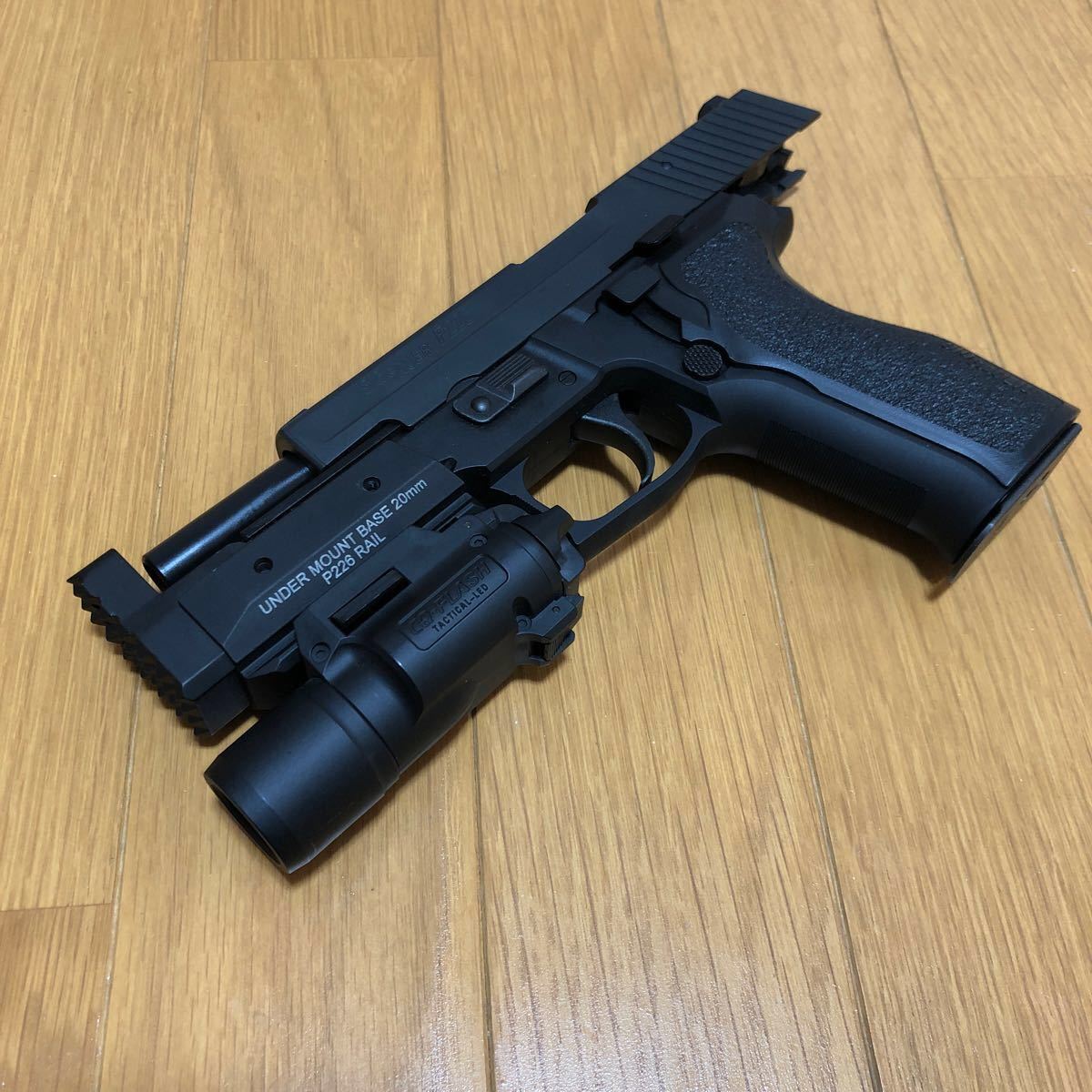 東京マルイ SIG SAUER P226E2+アンダーマウントベース|Yahoo 東京マルイ SIG SAUER P226E2+アンダーマウントベース|Yahoo