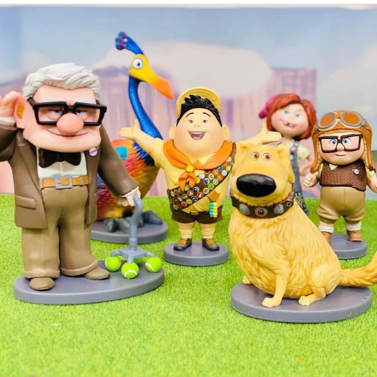ディズニーストア カールじいさんの空飛ぶ家 フィギュアセット ディズニーストア カールじいさんの空飛ぶ家 フィギュアセット