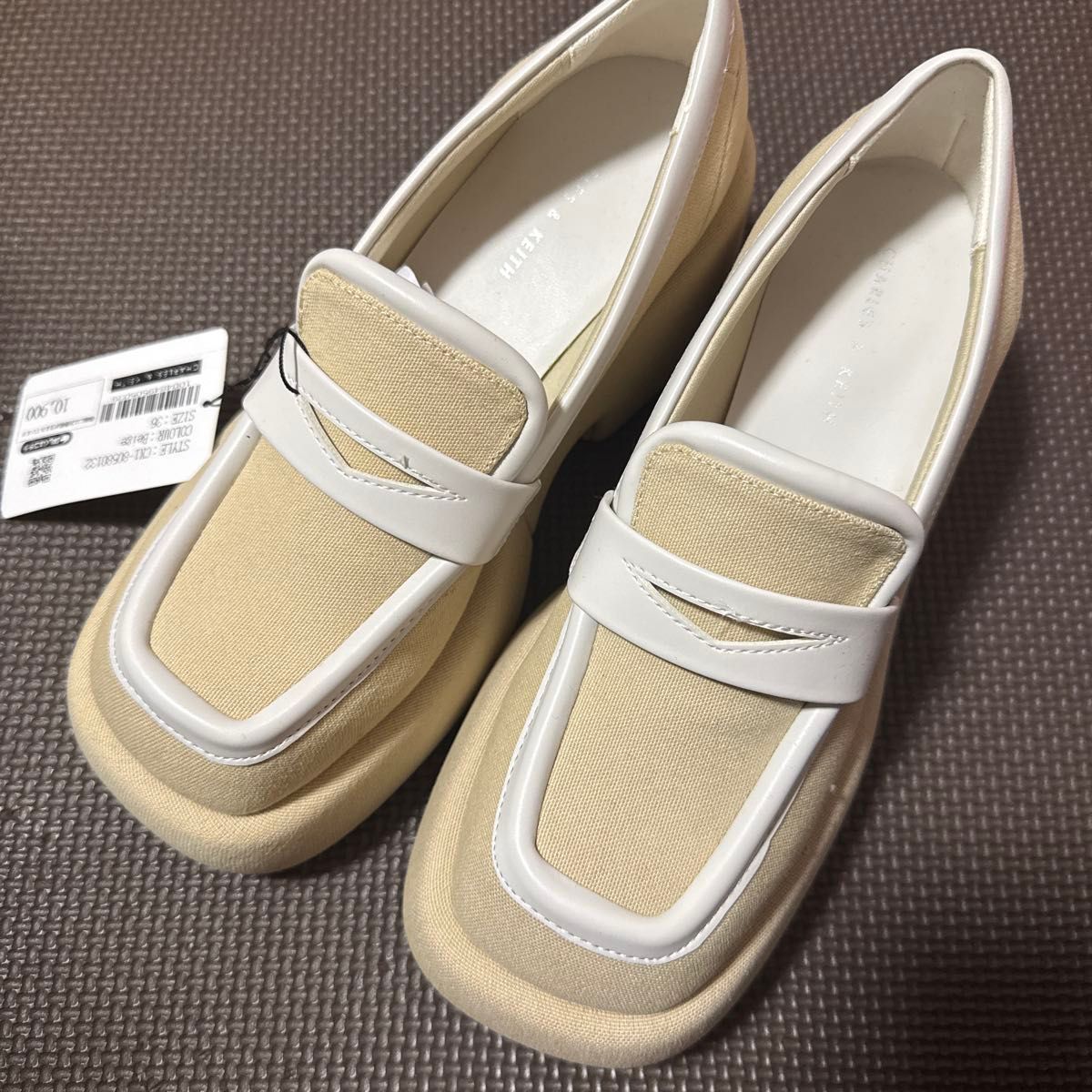 CHARLES KEITH キャンバス コントラストトリムペニーローファー 