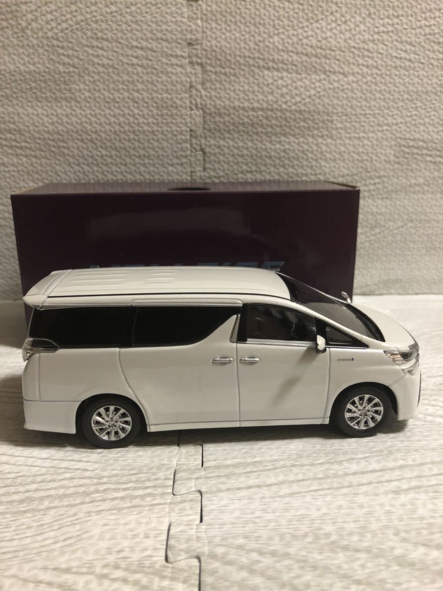 1/30 トヨタ 新型ヴェルファイア ハイブリッド ZR VELLFIRE 前期