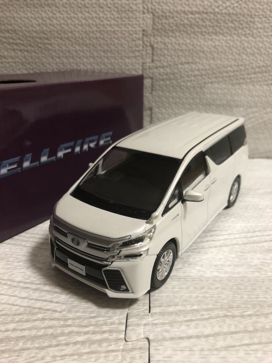 1/30 トヨタ 新型ヴェルファイア ハイブリッド ZR VELLFIRE 前期