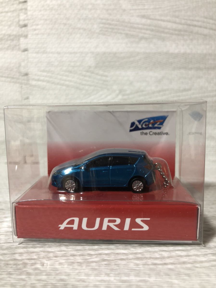 トヨタ 新型オーリス AURIS 前期 非売品 ミニカー LED キーホルダー　ブルーメタリック_画像1