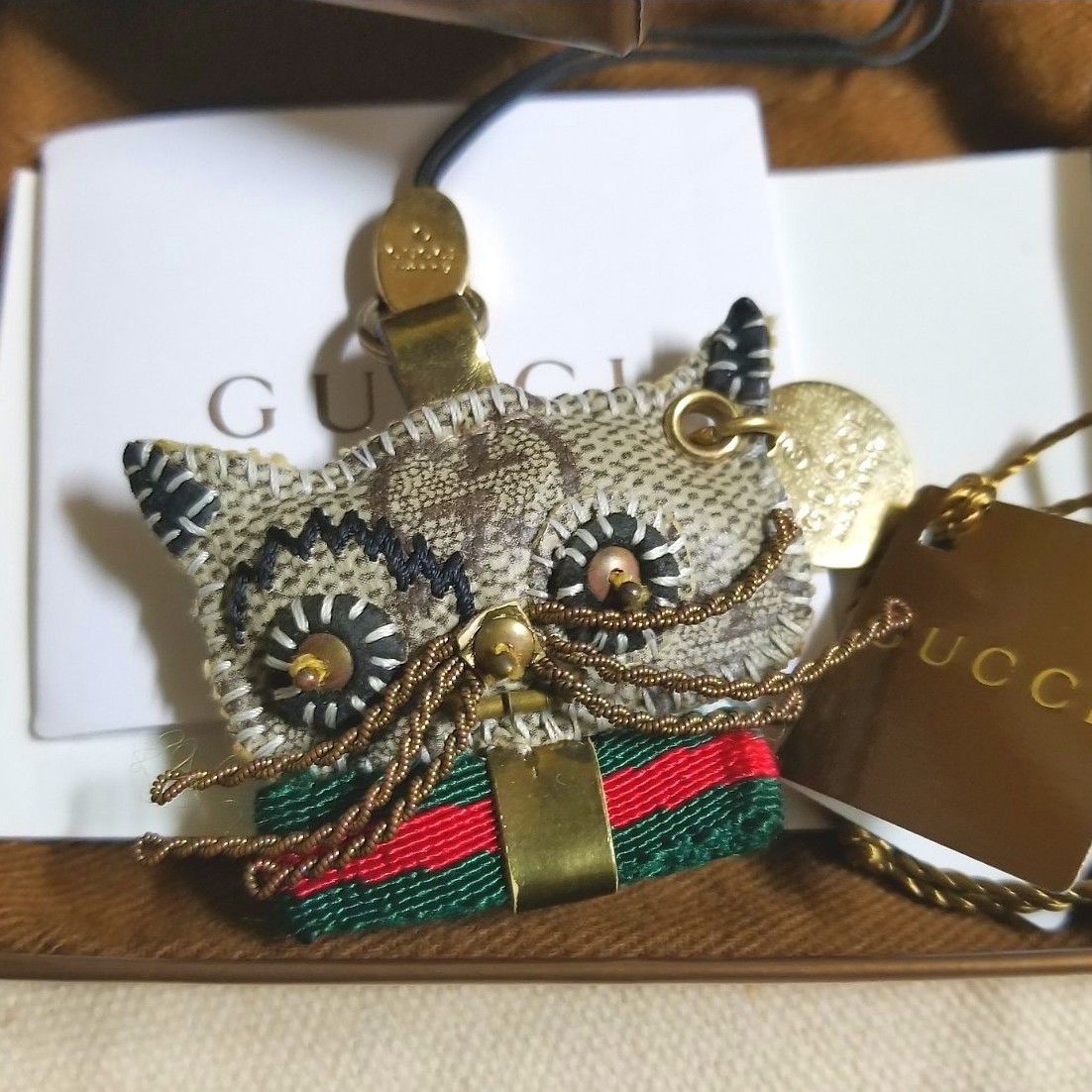 GUCCI 今月末までの価格です 直営店購入 限定 グッチョリ 猫 チャーム