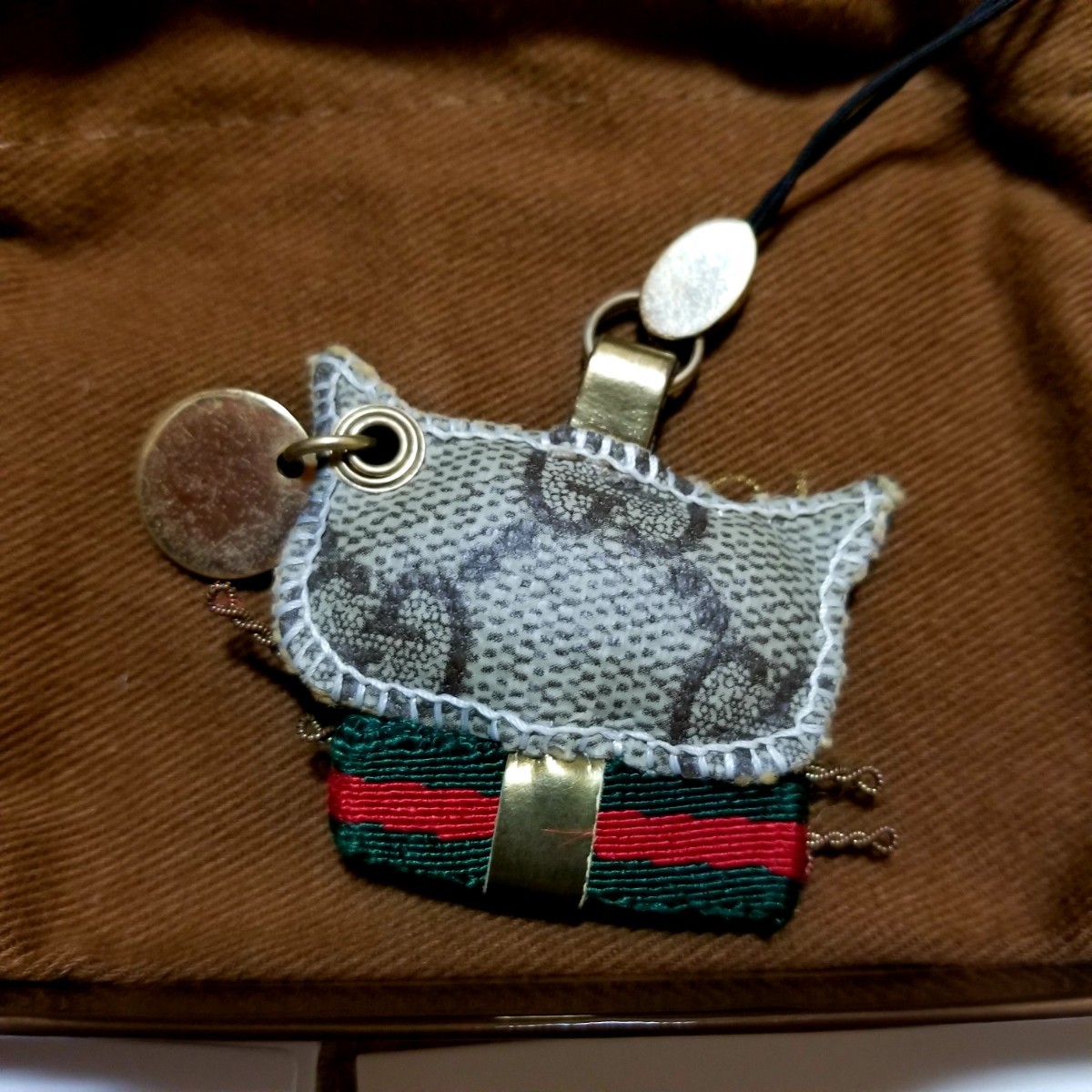 GUCCI 今月末までの価格です 直営店購入 限定 グッチョリ 猫 GUCCI 今月末までの価格です 直営店購入 限定 グッチョリ 猫
