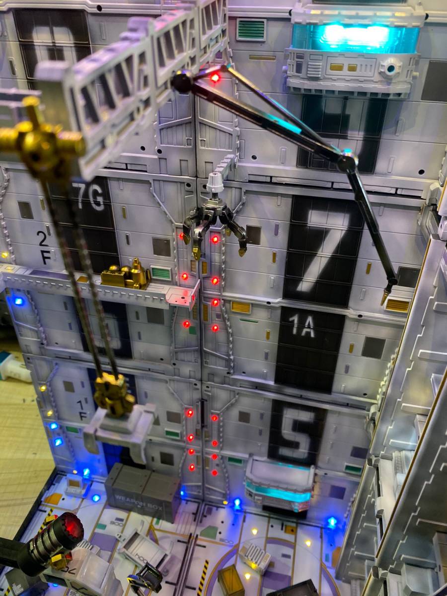 ジオラマ作品 ガンプラ ガンダム システムベース 格納庫 基地 ジオラマ作品 ガンプラ ガンダム システムベース 格納庫 基地