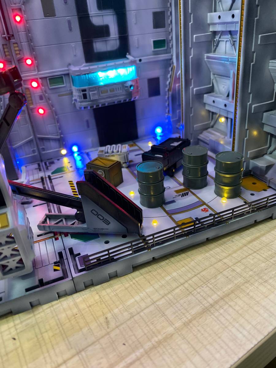 ジオラマ作品 ガンプラ ガンダム システムベース 格納庫 基地 ジオラマ作品 ガンプラ ガンダム システムベース 格納庫 基地