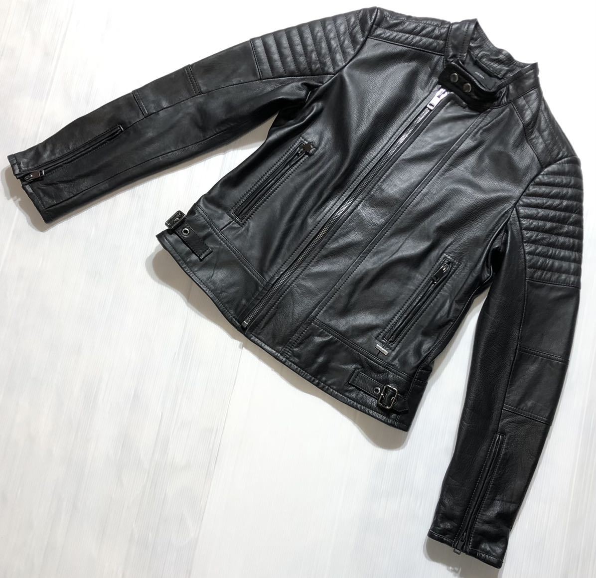 □ DIESEL ディーゼル □ 上質 本革 レザー 牛革 パテッド スタンド
