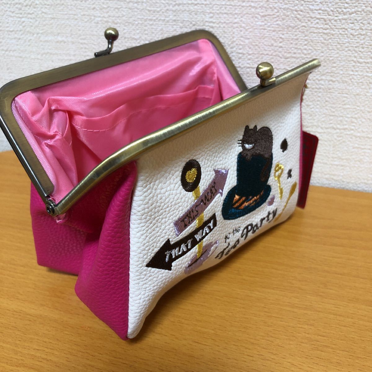水曜日のアリス 不思議の国のアリス ポーチ バッグ 刺繍がま口 水曜日のアリス 不思議の国のアリス ポーチ バッグ 刺繍がま口