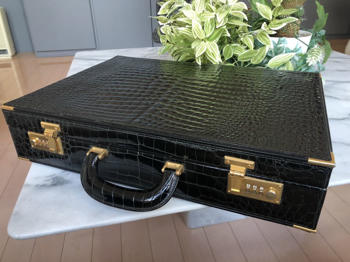  Italy made top class crocodile attache case 100 ten thousand 