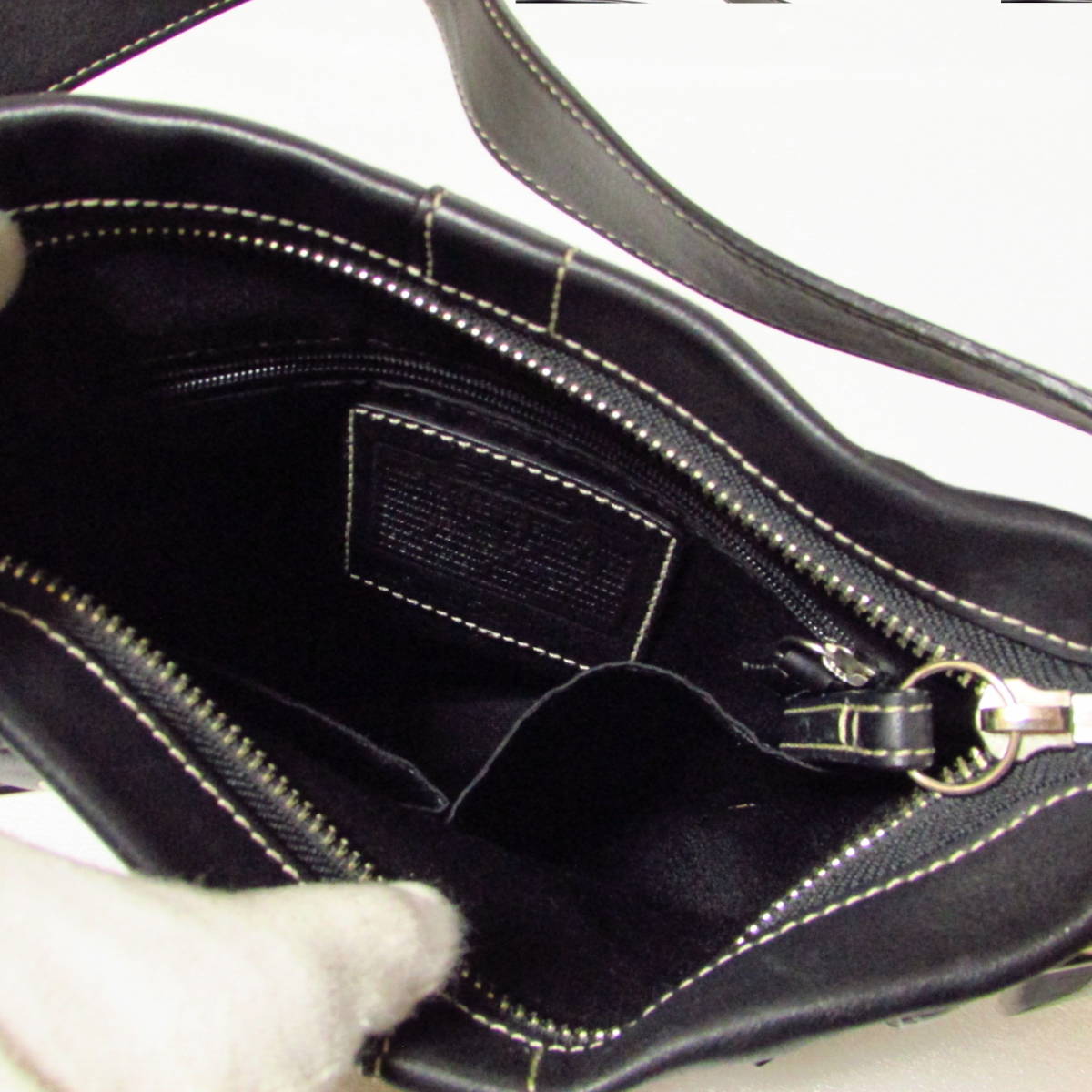  beautiful goods Coach semi shoulder bag leather black 