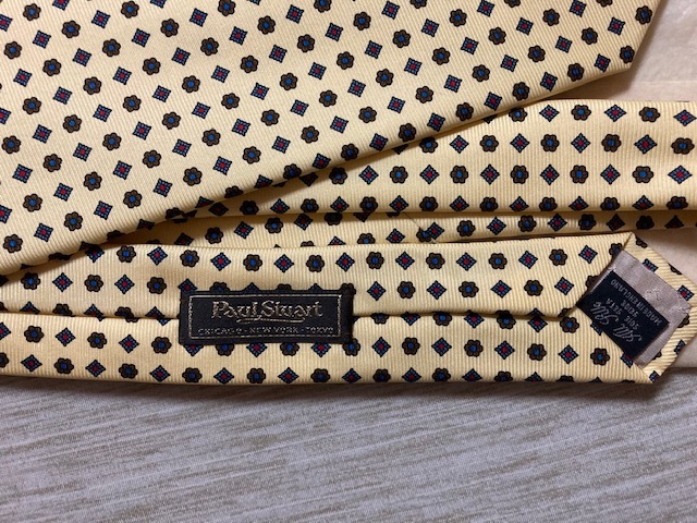  unused!!Paul Smith Paul Smith necktie yellow color group ground . small pattern ( box equipped ) large . width is 9.5 centimeter 