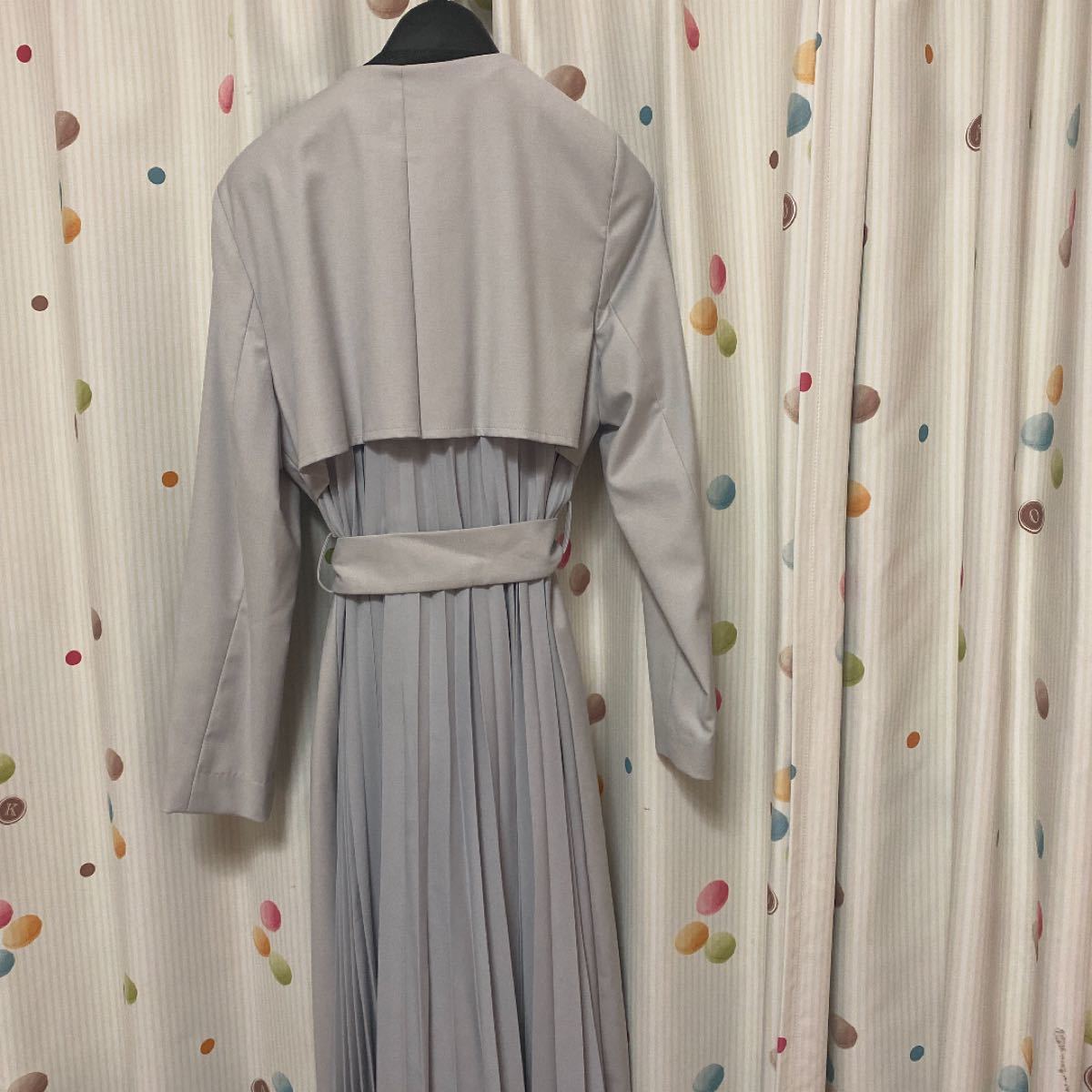 新品 アプワイザーリッシェ バックプリーツスプリングコート