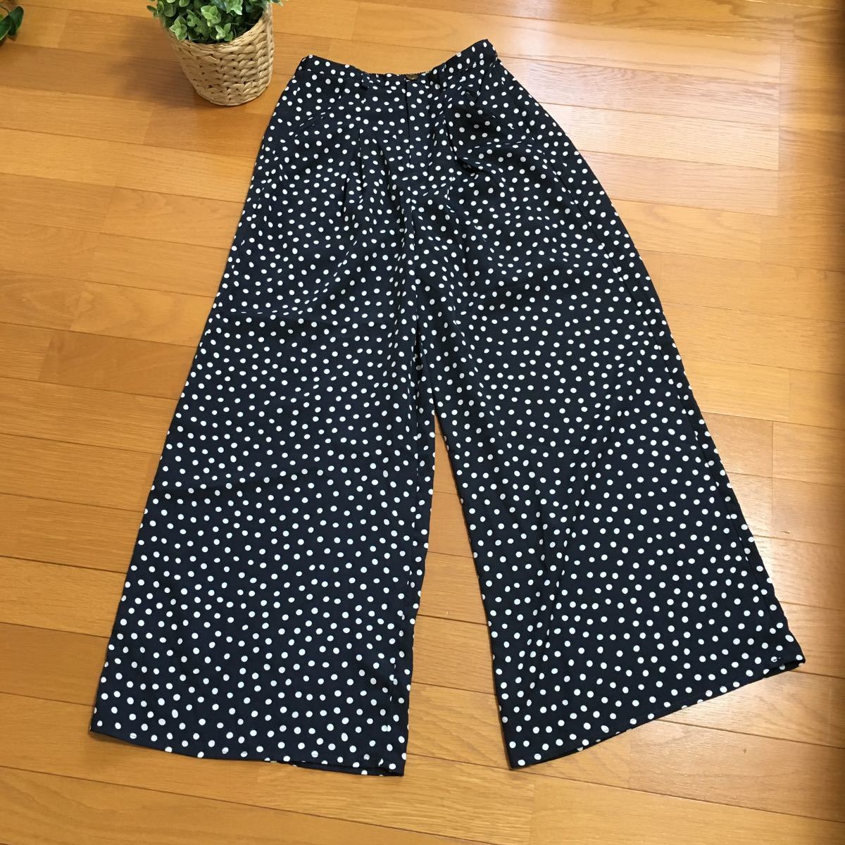 [ beautiful goods prompt decision ]1 times put on Lowrys Farm dot wide pants navy F size lowrysfarm