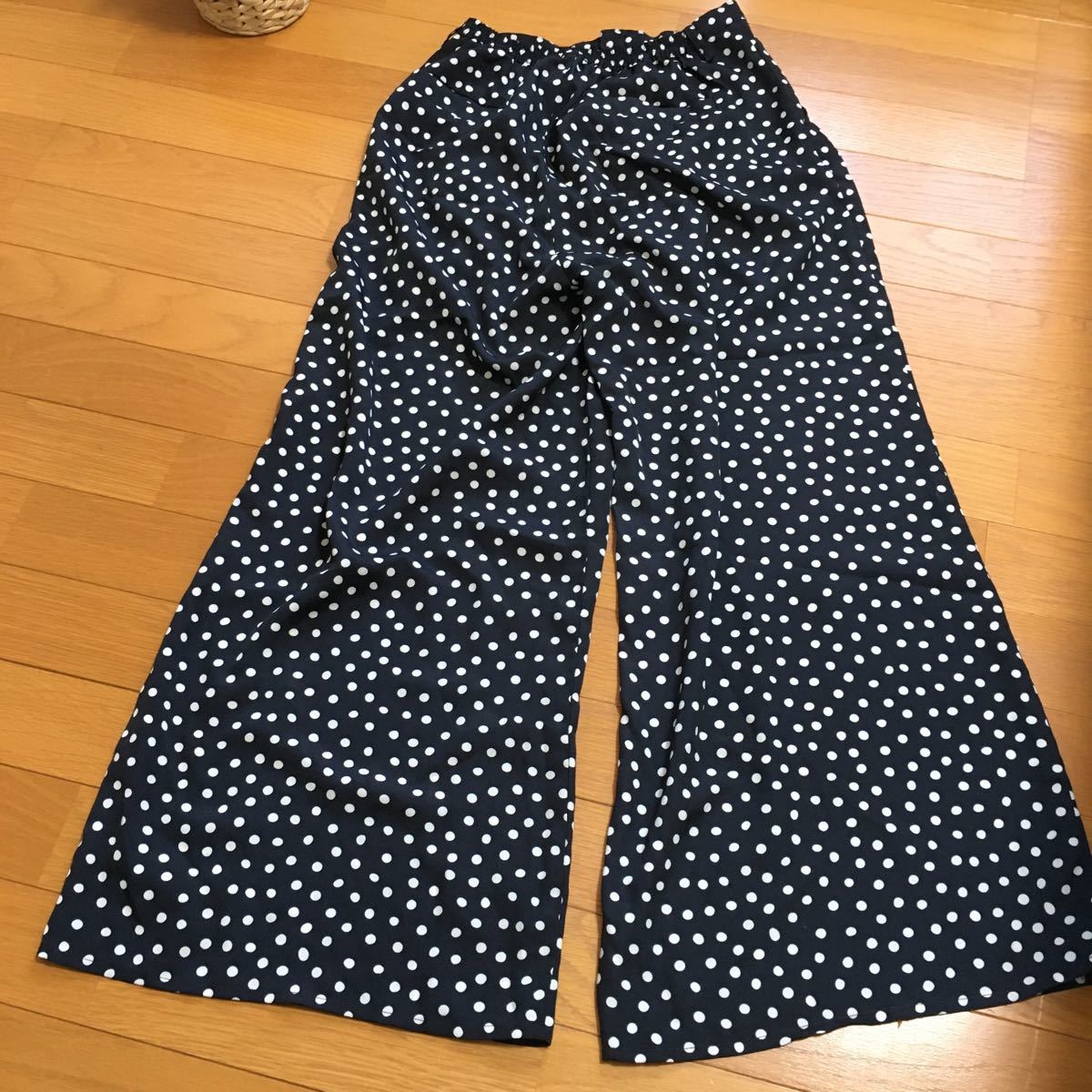 [ beautiful goods prompt decision ]1 times put on Lowrys Farm dot wide pants navy F size lowrysfarm