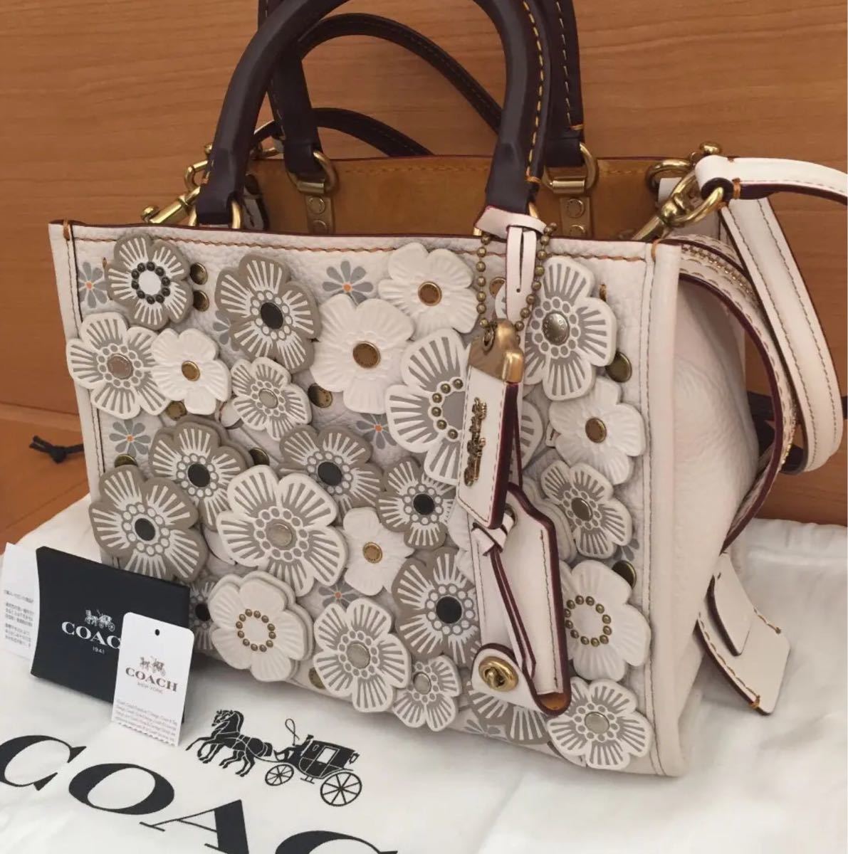 COACH コーチ　2wayバッグ　ティーローズ レザー　ショルダー バッグ フラワー　アップリケ　美品