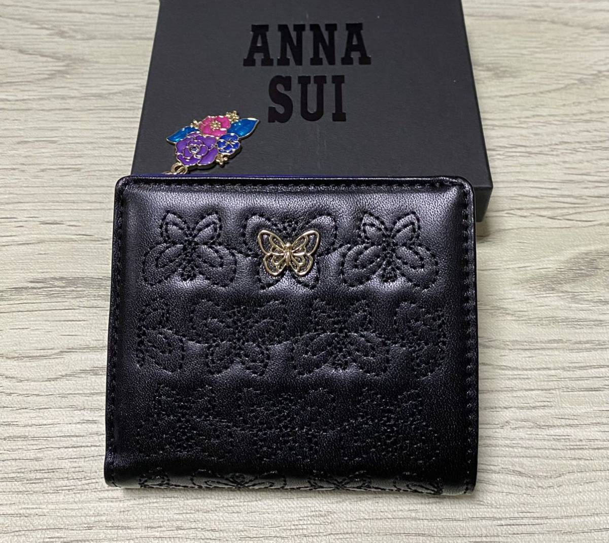 アナスイ　ANNA SUI エターナルバタフライ Lファスナー二つ折り財布　ブラック　未使用　新品