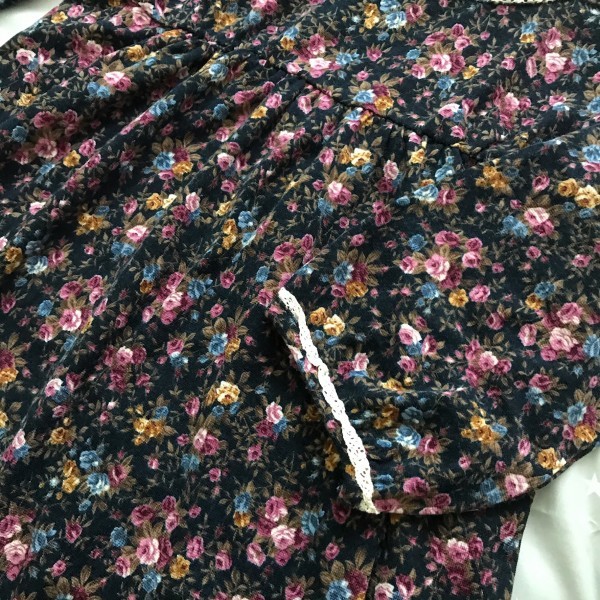 *iiMK ( I I.M ke-) small floral print One-piece / black series / size 40/L