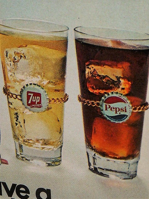 1970年 USA '70s 洋書雑誌広告 額装品 Bacardi Rum バカルディ ラム / 検索用 Canada Dry 7up Pepsi カナダドライ ペプシ ( A4size )_画像5