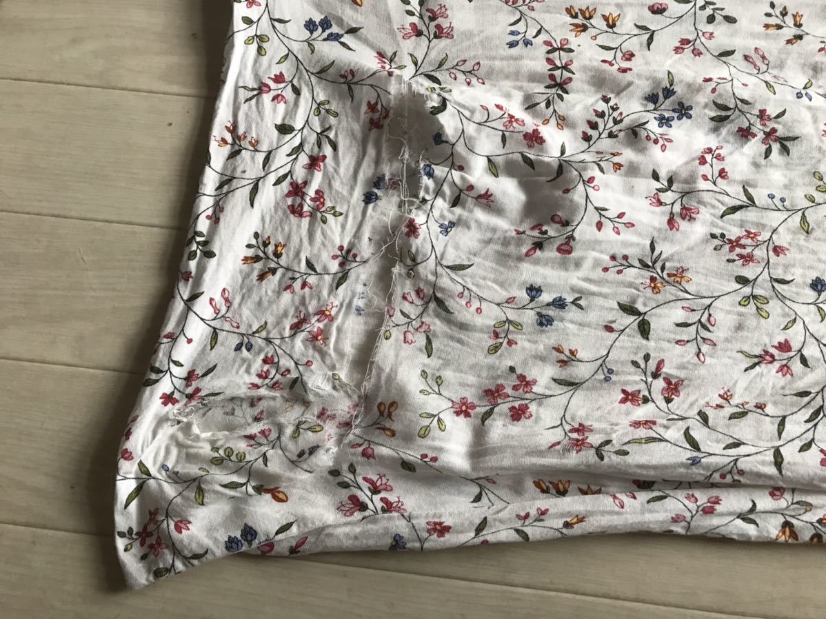 IKEA 枕カバー　小花柄　ハンドメイド　生地　素材　布