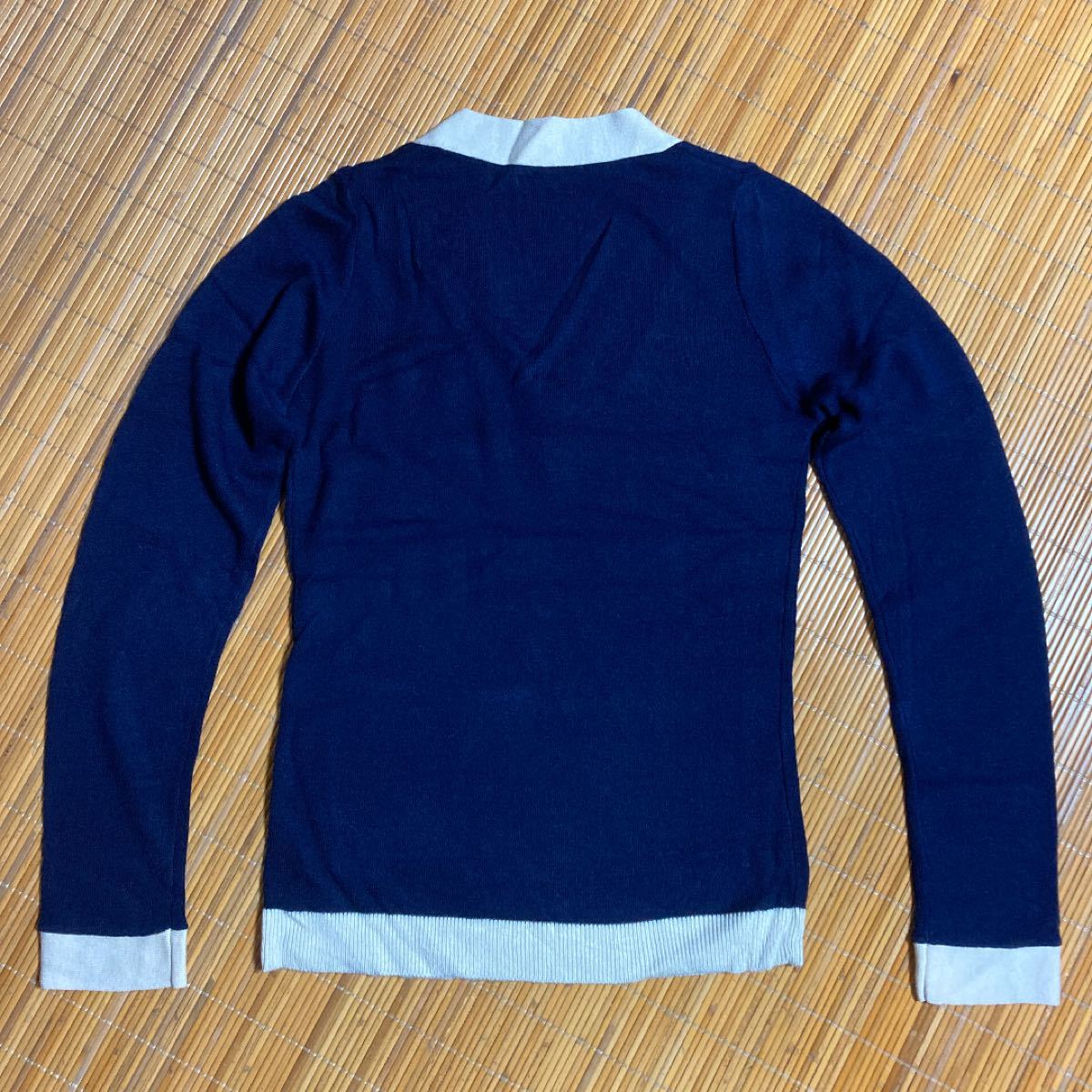 Vネックセーター　濃紺×オフホワイト