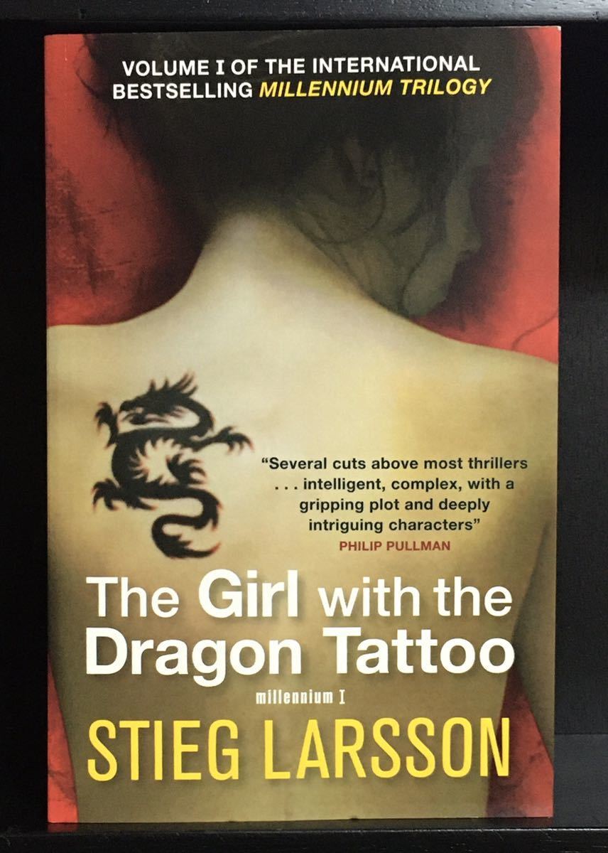 洋書 ミレニアム3部作 新品大判 The Girl with the Dragon Tattoo The Girl Who Played With Fire The Girl Who Kicked the Hornet's Nest_画像2