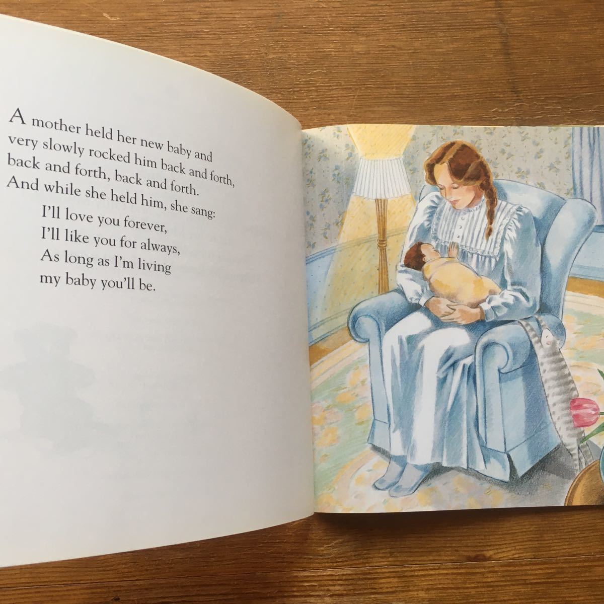 Paypayフリマ Love You Forever ラヴ ユー フォーエバー 英語絵本 著者 Robert Munsch Paypayフリマ Love You Forever ラヴ ユー フォーエバー 英語絵本 著者 Robert Munsch