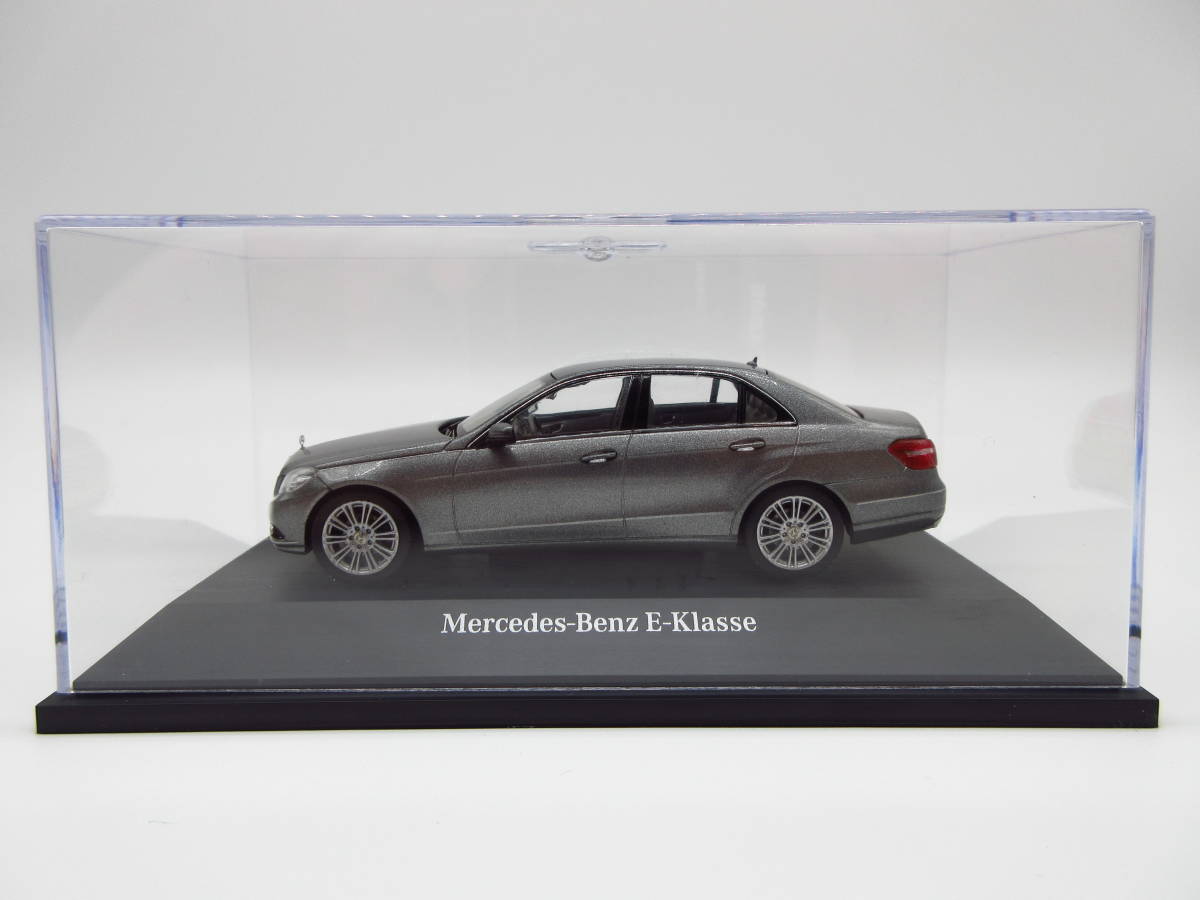 1/43 メルセデスベンツ Eクラス セダン　Mercedes-Benz E-Klasse W212 前期　ディーラー特注 ミニカー　シルバー Palladium silver_画像2