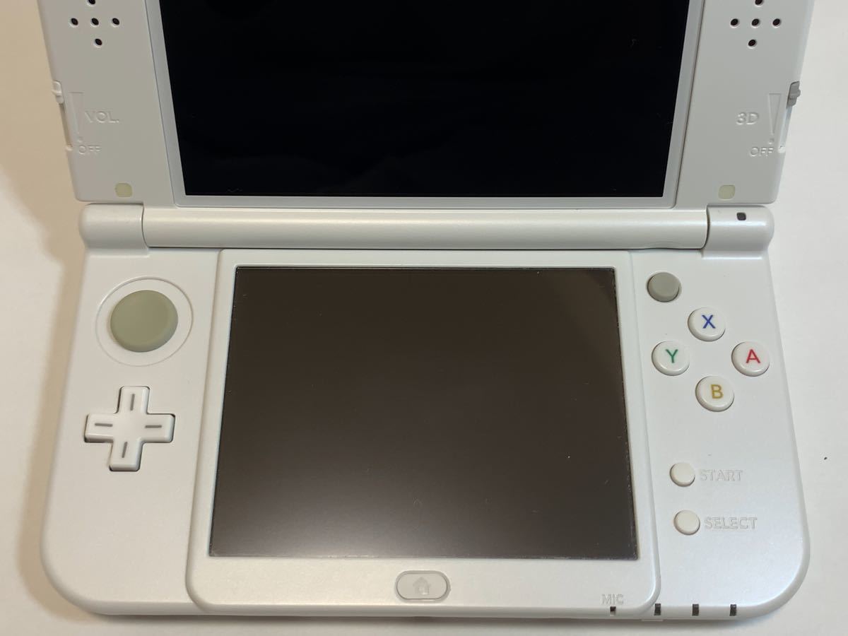 任天堂　New 3ds LL パールホワイト