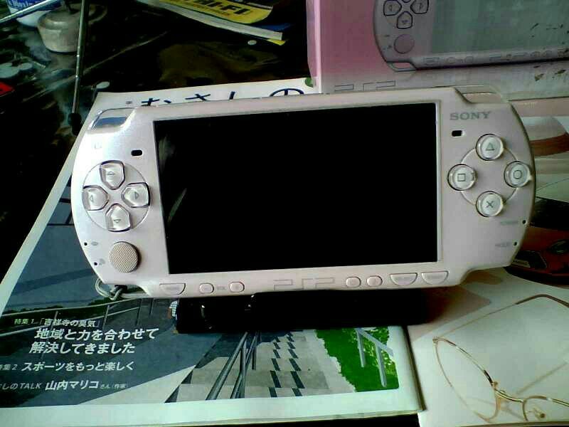 PSP2000 ソフト、  プロテクターケースつき！