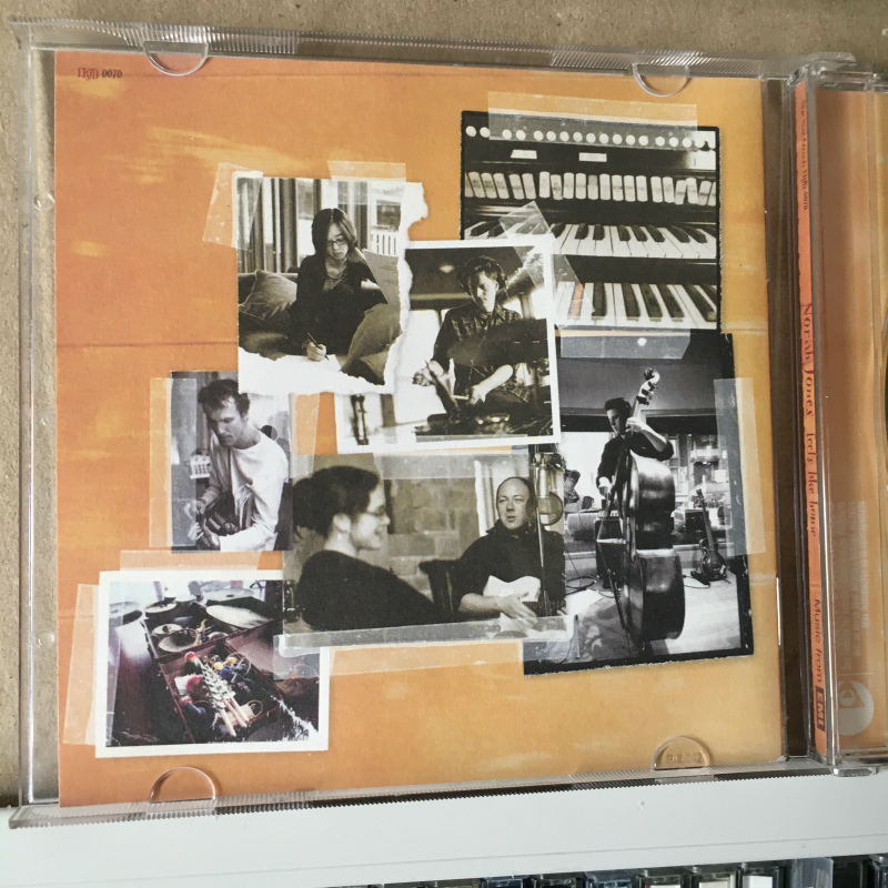Norah Jones「feels like home」＊グラミー賞8部門受賞という快挙をなし遂げた21世紀のシンデレラ・ガールの2ndアルバム_画像3