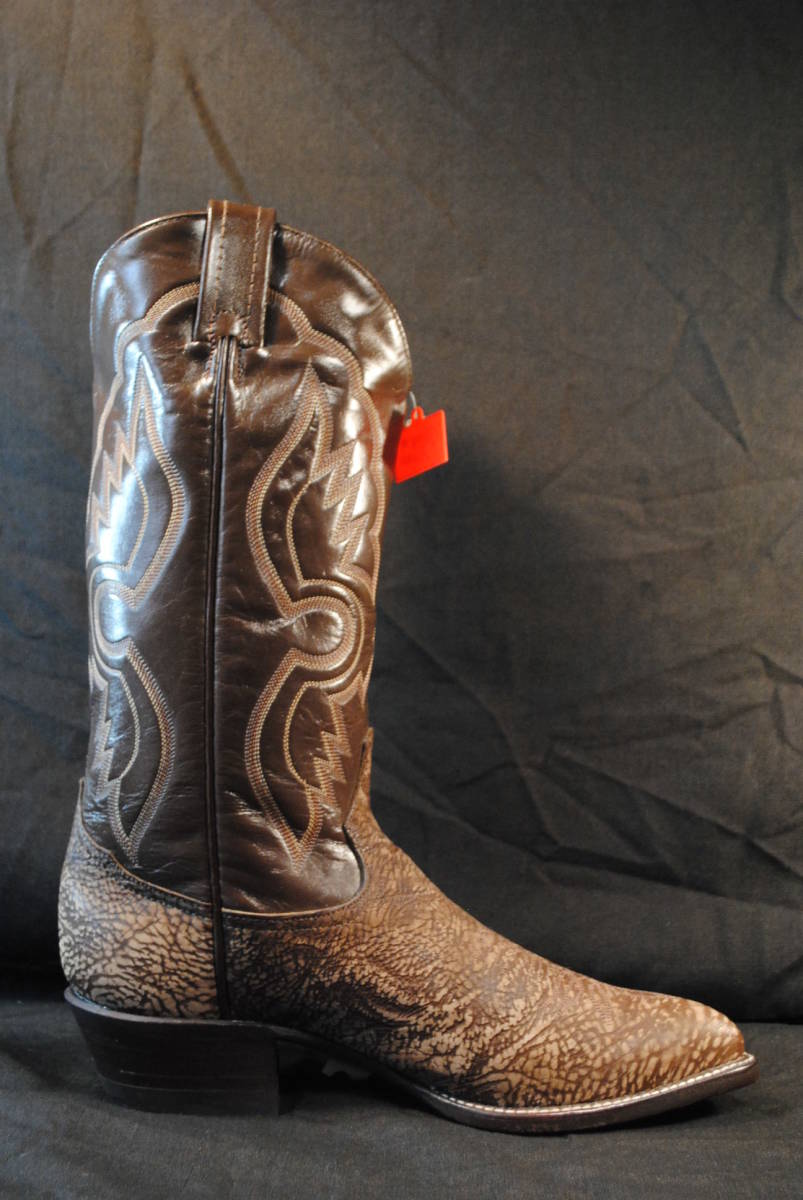 2 records out of production rare Tony Lama western boots beige / tea. . pattern cow leather (TAURUS SHOULDER) 8D