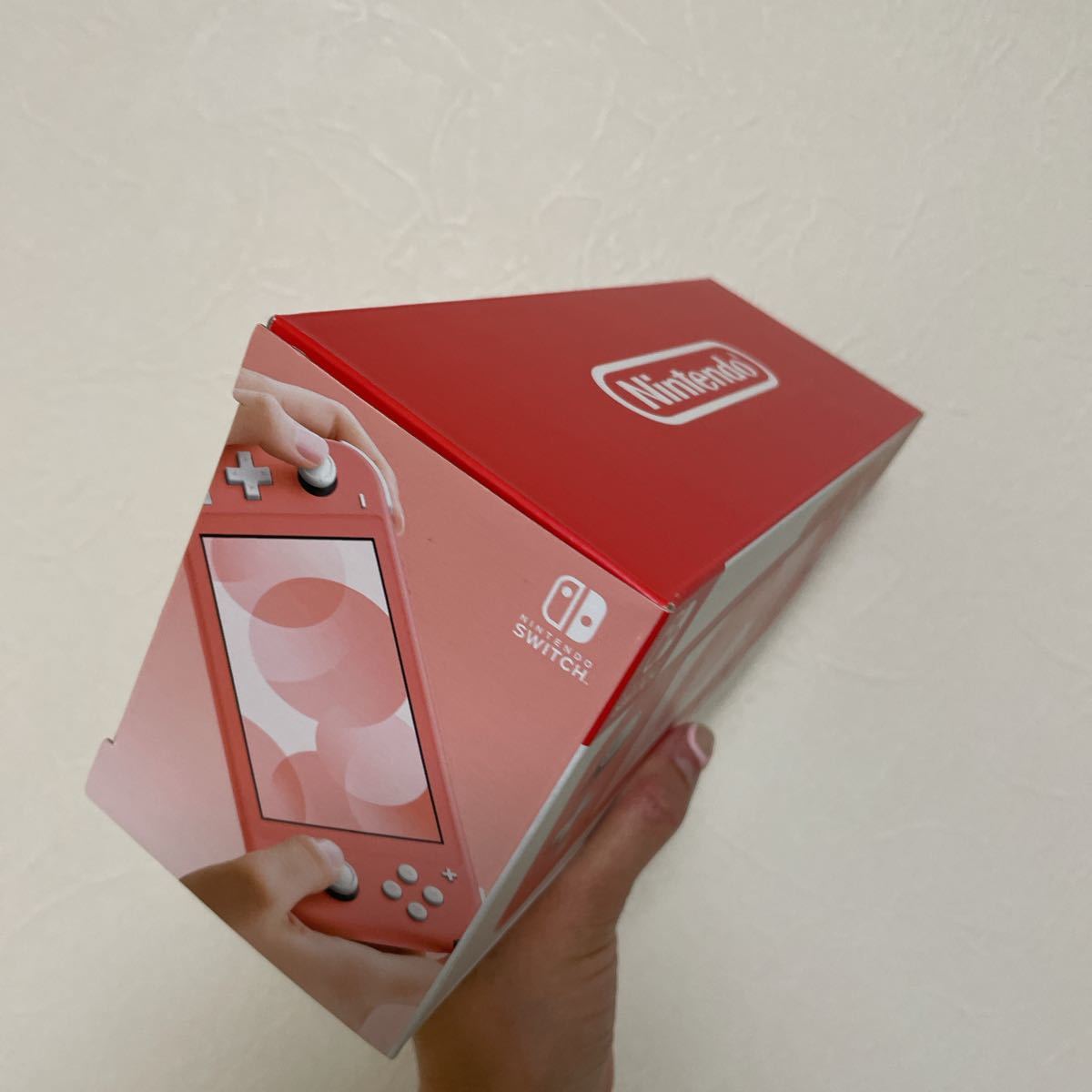 新品未使用　早い者勝ち　Nintendo Switch lite  任天堂　ニンテンドー　スイッチ　ライト　本体　コーラル