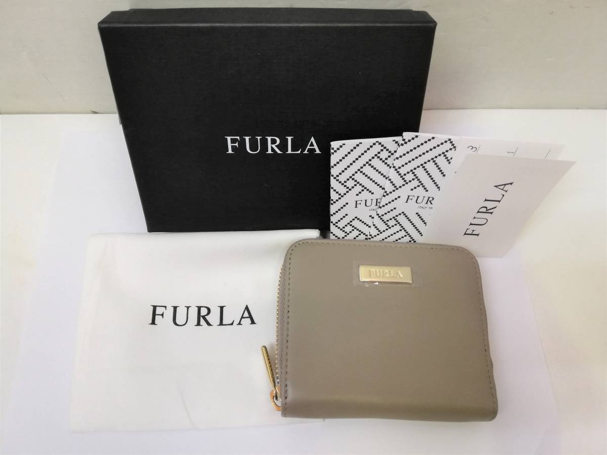 [M] FURLA フルラ クラシック 二つ折り財布 レザー ベージュ コンパクト ラウンドファスナー 未使用