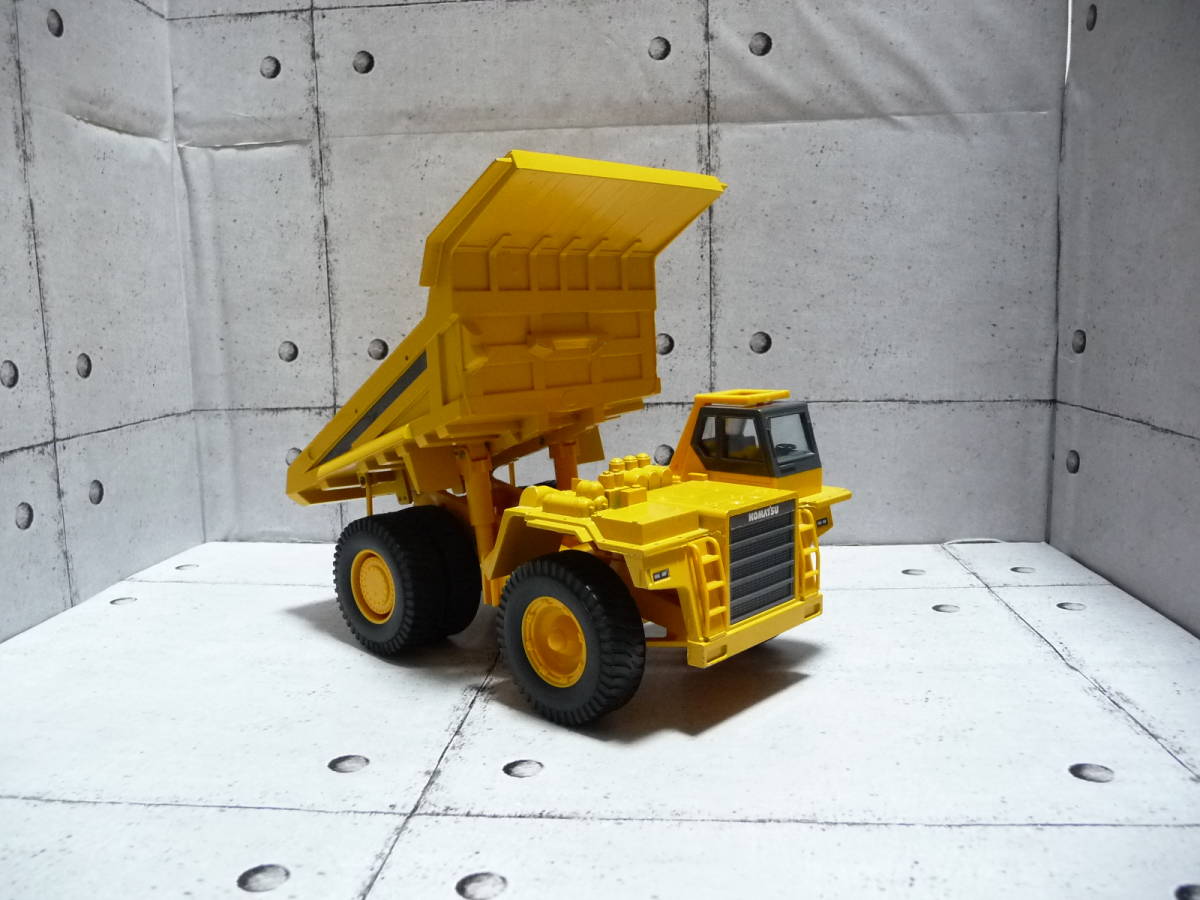 KOMATSU HD785 ダンプトラック　建設トラック