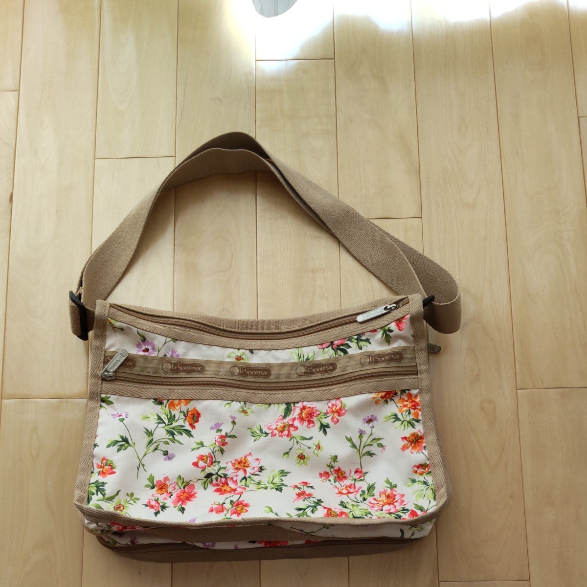 LeSportsac　ショルダーバッグ 花柄