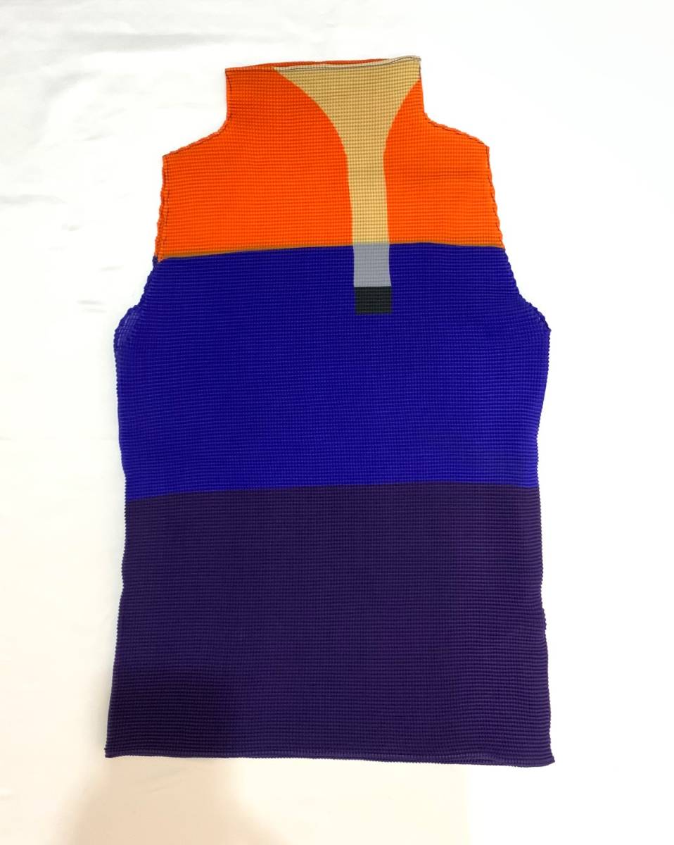 イッセイミヤケ　ISSEY MIYAKE Tシャツ　カットソー　ノースリーブ　ハイネック