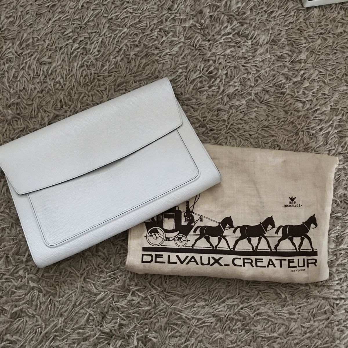 とっておきし新春福袋 クラッチ CREATEUR DELVAUX ビンテージ 未使用 クラッチバッグ ベルギー デルヴォー デルボー 革 シュリンクレザー 保存袋付き 白 牛革