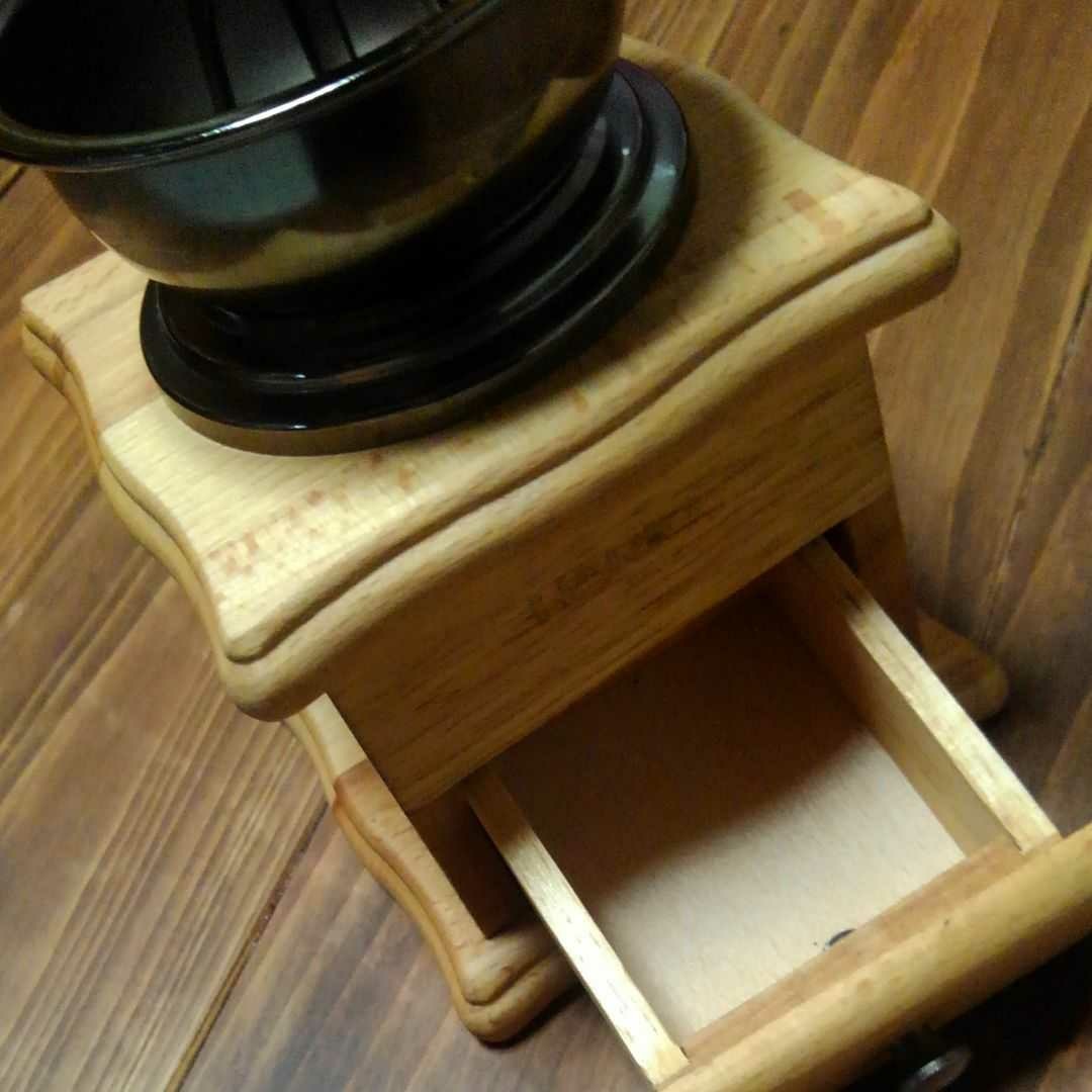 クーポンあったら使ってね☆HARIO コーヒーミル 手動 木製 クラシック スタンダード